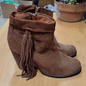 Sbicca Brown Suede Ankle Boots with Tassels